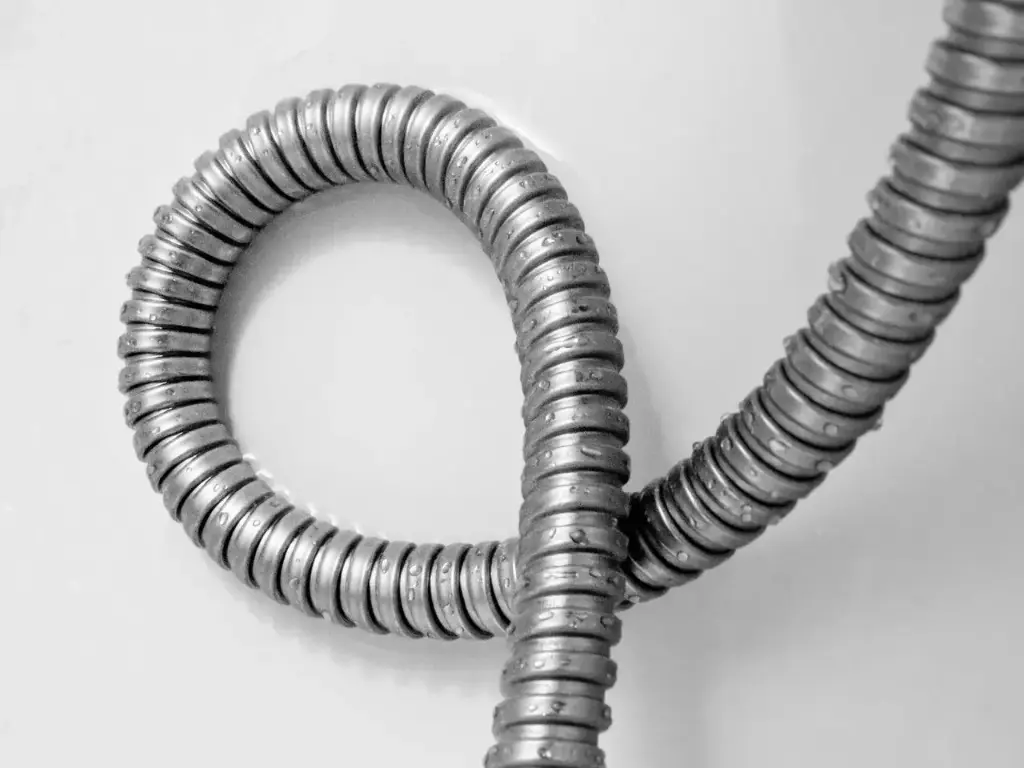 可彎曲馬桶軟管